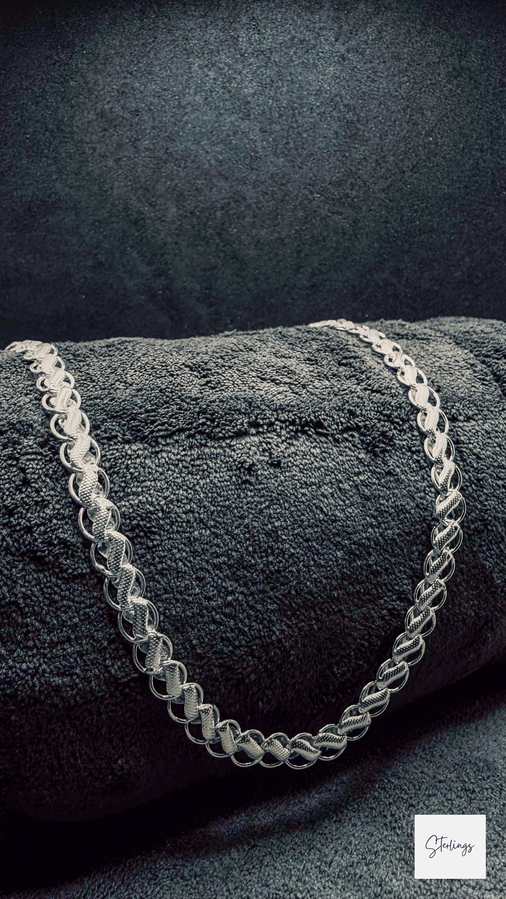 Double-Row Textured Curb Chain