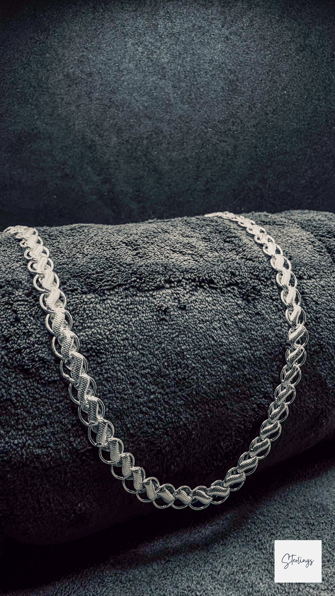 Double-Row Textured Curb Chain