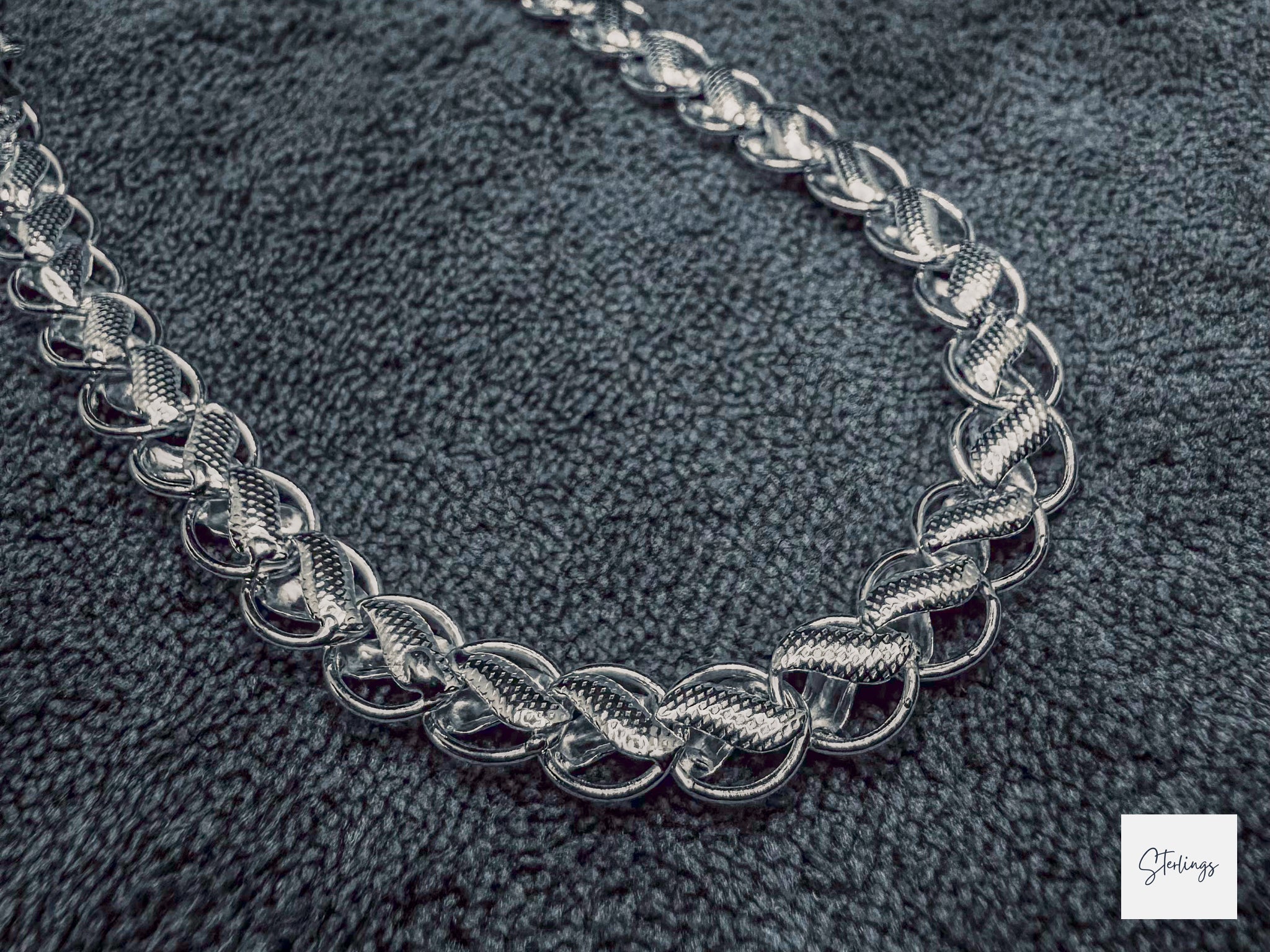 Double-Row Textured Curb Chain