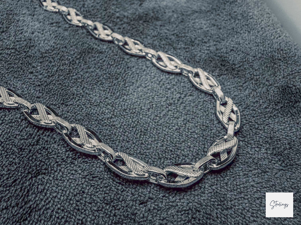 Royal Criss-Cross Chain