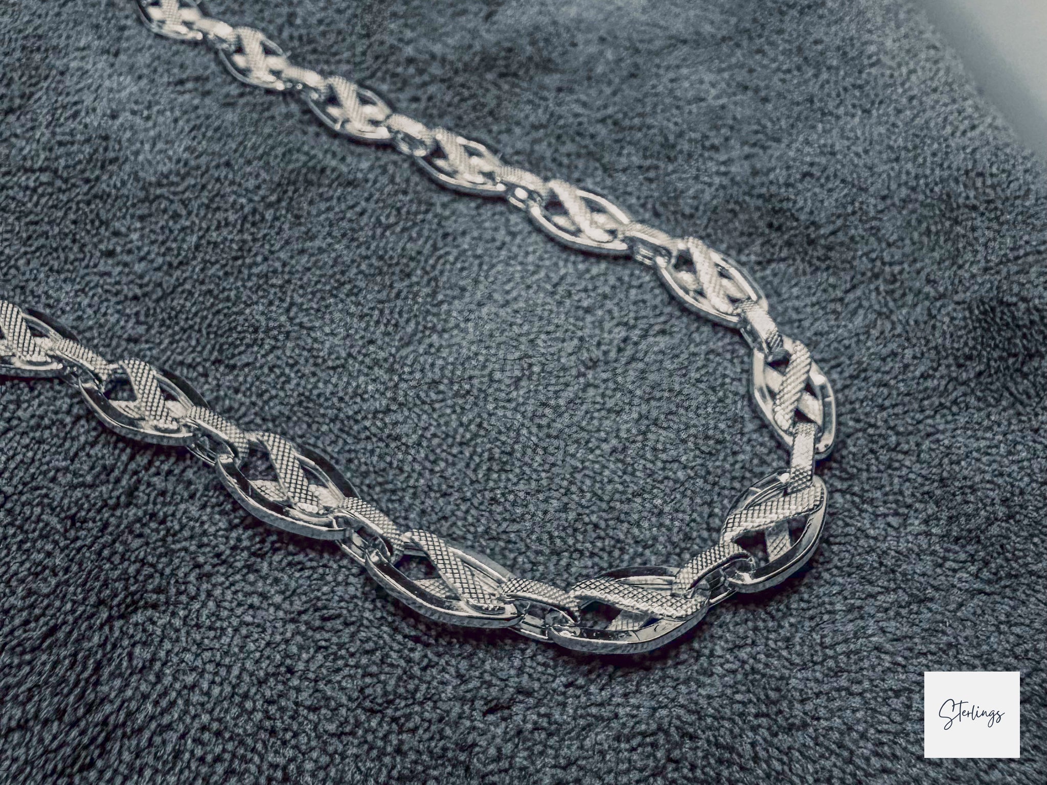 Royal Criss-Cross Chain