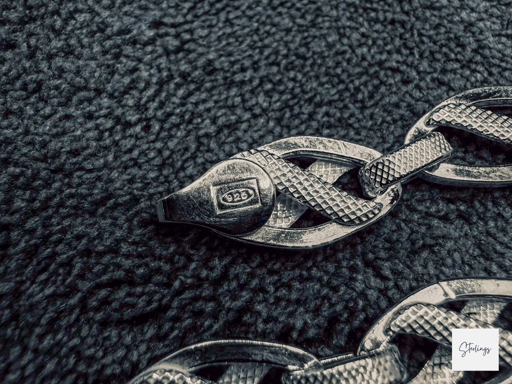 Royal Criss-Cross Chain