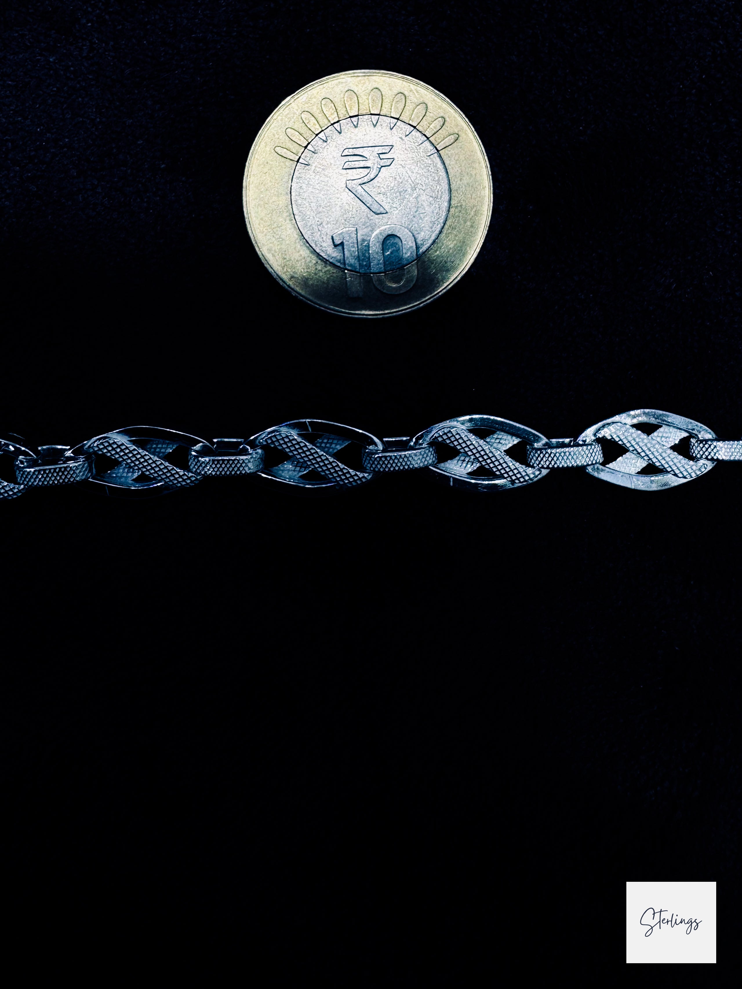 Royal Criss-Cross Chain