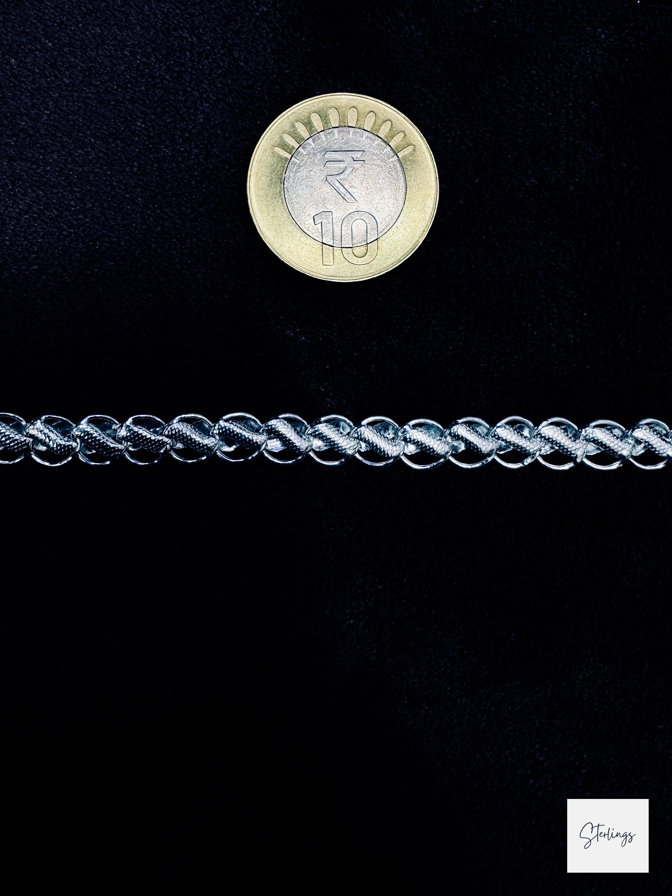 Double-Row Textured Curb Chain